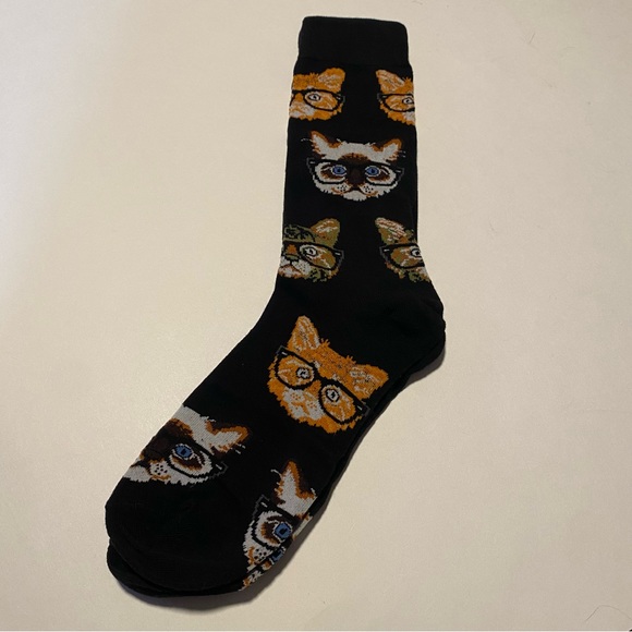 Cats with glasses crew socks O/S women’s SZ 6-10 80%cotton,15%acrylic,5%spandex - Picture 2 of 3